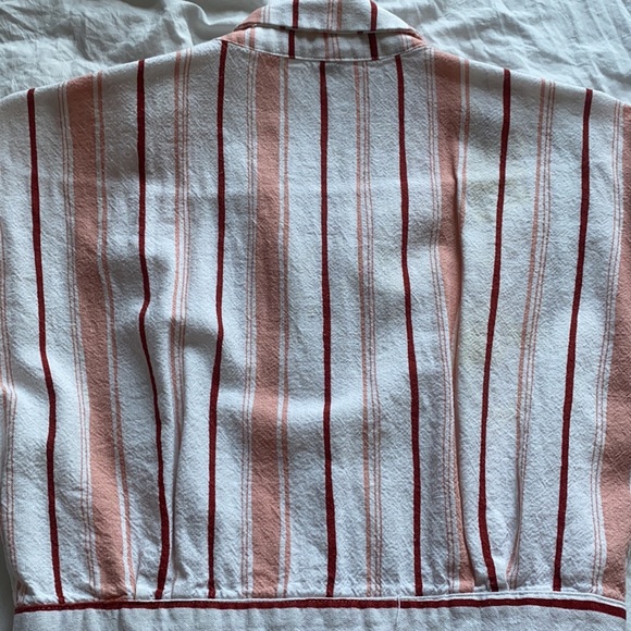 FOREVER21 cropped button up top - Picture 2 of 3